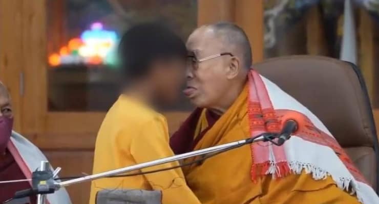 Ocuktan Dilini Emmesini Isteyen Dalai Lama Z R Diledi Serbestiyet