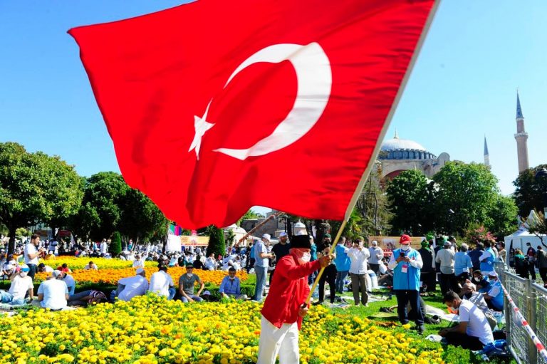 Zafer zafer büyüyen bir yenilgi*