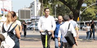 Koç Lisesi + University of Chicago + London School of Economics + Deutsche Bank = Devlet başa, kuzgun leşe…