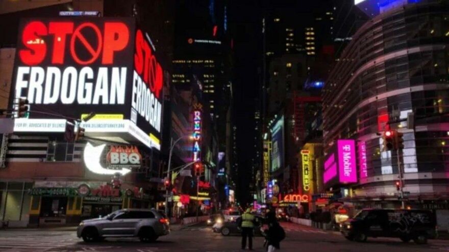 Times Meydanı'ndaki 'Stop Erdoğan' reklamına AKP'den tepki - Son dakika  haberleri