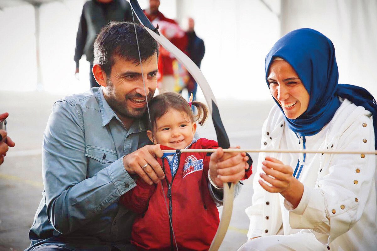 Macintosh HD:Users:yildirayogur:Desktop:resized_11e92-c2bc6909ailefoto.jpg