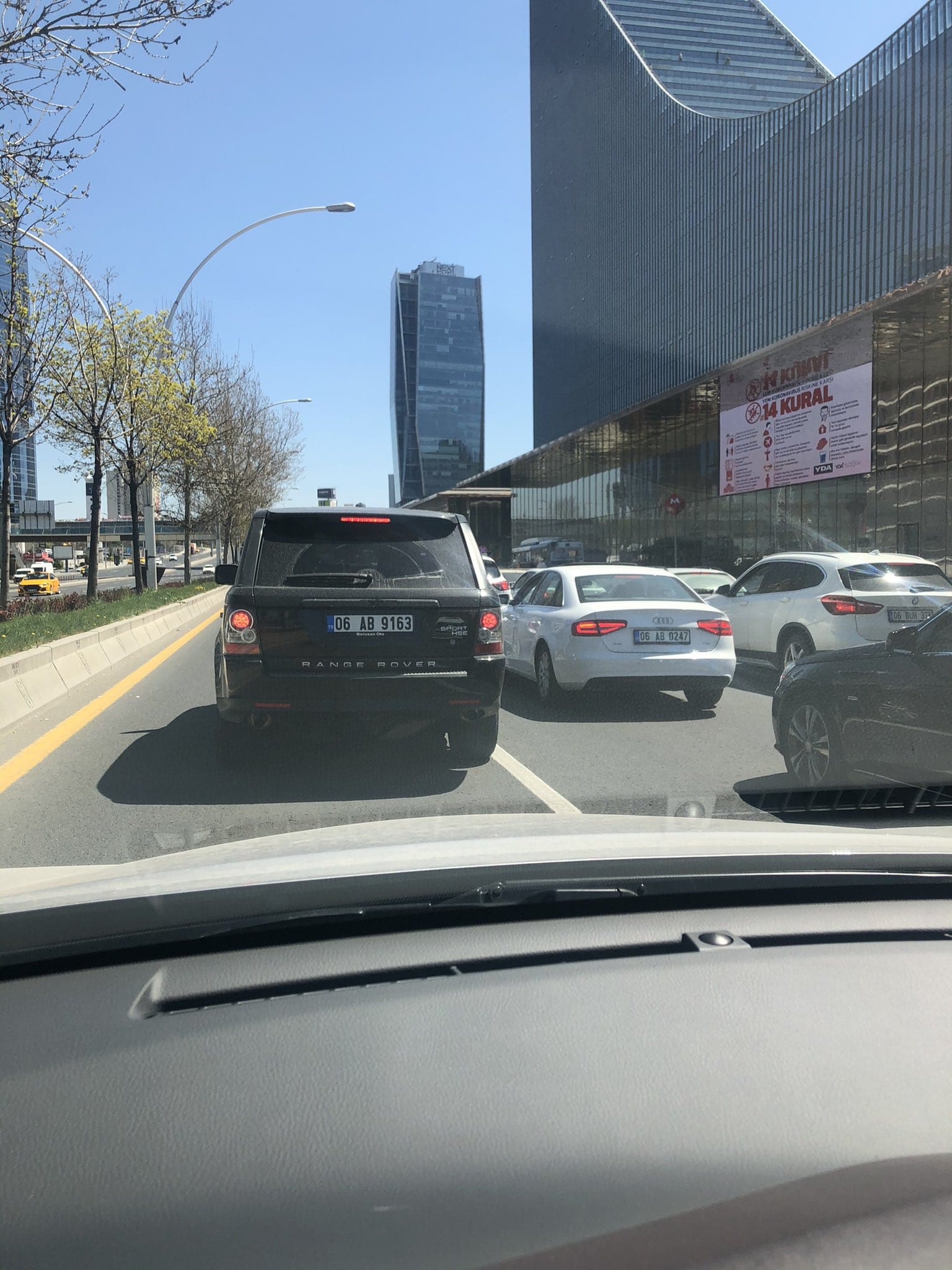 Macintosh HD:Users:yildirayogur:Desktop:275641b4-c3f1-4fc3-8ba7-8be93439935a.jpg