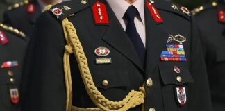 “Bu, Hulusi Paşamızın üniforması, size gönderdi…”