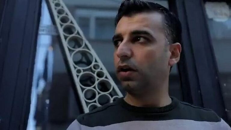 Muz yeme videolarını mizah katarak haberleştiren Suriyeli gazeteci Geri Gönderme Merkezi’nde