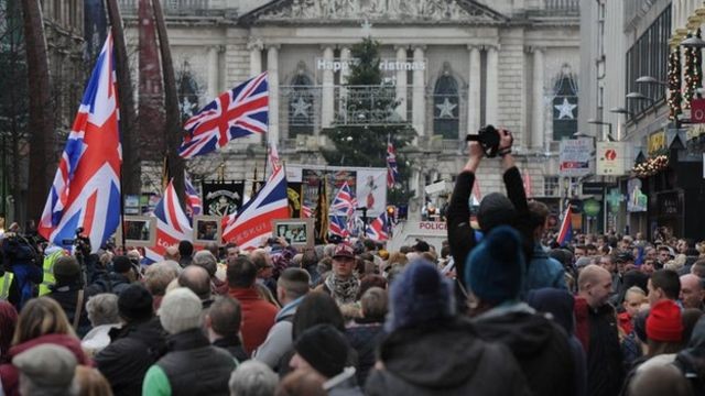 Q&A: Northern Ireland flag protests - BBC News