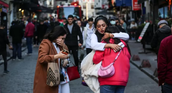 Saldırı, İstiklal Caddesi'nin yoğun olduğu bir gün ve saatte düzenlendi.