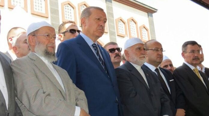 Cumhurbaşkanı Erdoğan ve (solunda) Osman Nuri Topbaş.