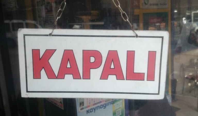 “Giriş-Gelişme-Sonuç!”: Saab Cafe kapandı