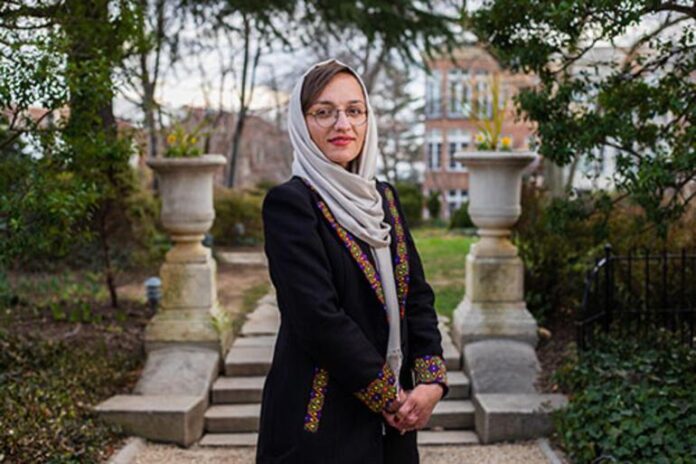 Afganistan’ın genç kadın belediye başkanı Zarifa.