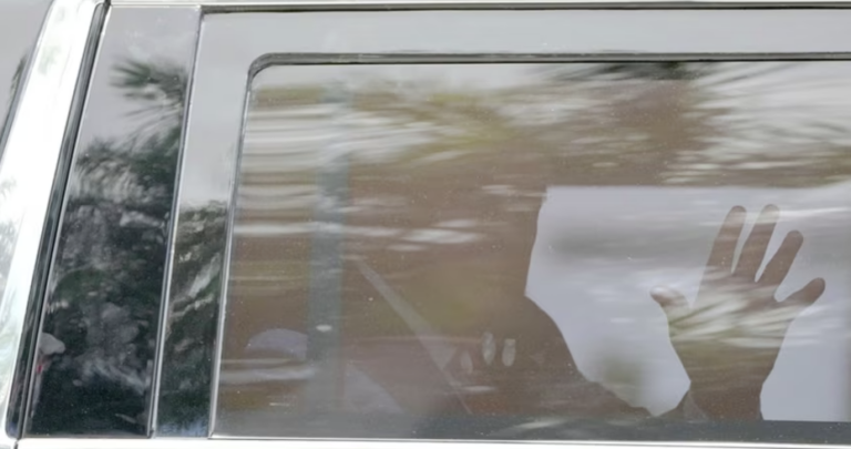 Trump mahkemede 2 saat kaldı, suçlamaları reddetti, çıkışta Küba restoranına gitti