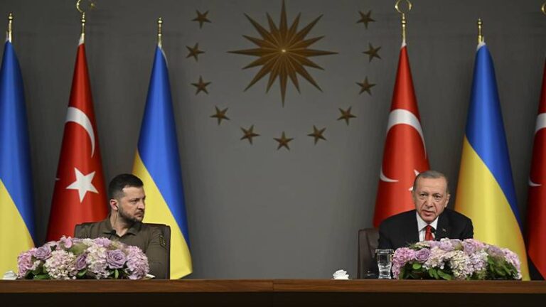Zelensky İstanbul’da; Erdoğan: Ukrayna NATO üyeliğini hak ediyor