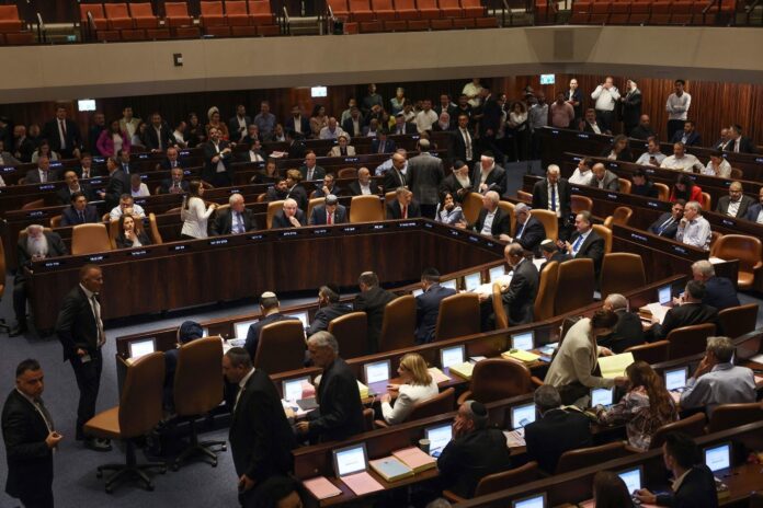 İsrail parlamentosunun bugünkü toplantısı. Foto: Ronaldo Schemidt/AFP.