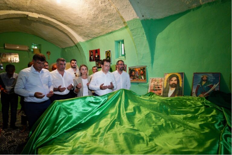 İmamoğlu sahaya indi: Elazığ’da İBB’nin yaptığı okulu, Tunceli’de türbe ve Cemevi’ni ziyaret etti