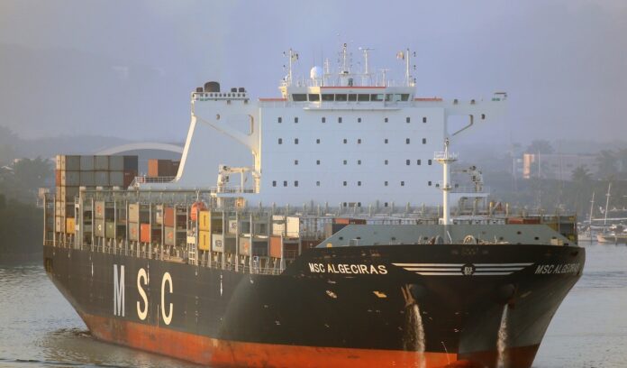 Odesa Limanı’ndan İstanbul Boğazı’na ilerleyen Hong Kong bandıralı “Joseph Schulte”