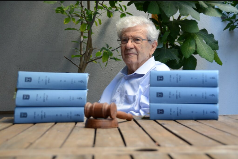 Demokrasi ölüyor mu doktor?