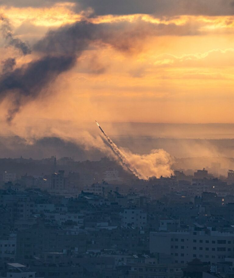 Aksa Tufanı Operasyonu: Hamas ilk kez İsrail kasabalarına girdi, İsrailli askerleri rehin aldı