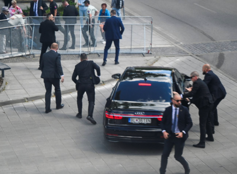 Rusya yanlısı Slovakya Başbakanı’na suikast girişimi