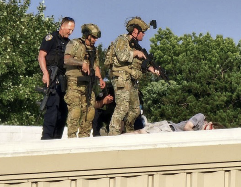 “Trump’a ateş açılan binada üç resmi keskin nişancı vardı”