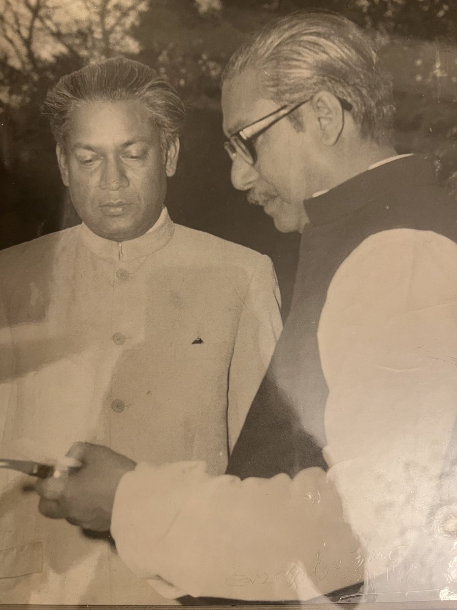 insan yüzü, kişi, şahıs, giyim, portre içeren bir resim
Açıklama otomatik olarak oluşturuldu