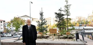 Bahçeli, MHP Genel Merkezi önüne “Biz Kardeşiz Ağaçları” dikti