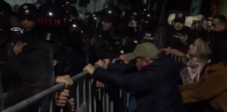 Tunceli ve Ovacık belediyelerine kayyım atandı: Tunceli Belediyesi önünde protestolara tazyikli suyla müdahale