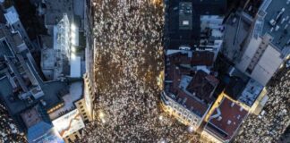 Tren kazasında 15 kişi ölmüştü: Belgrad’da protestolar öğrencilerle başladı, 100 binlere ulaştı