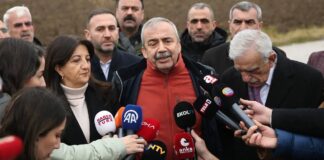 Sırrı Süreyya Önder: “Toksik dil kenara bırakılmalı”