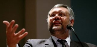 Güney Afrika Büyükelçisi Trump için ‘Küresel ırkçı hareketin önderi’ dedi; ‘istenmeyen adam’ ilan edildi