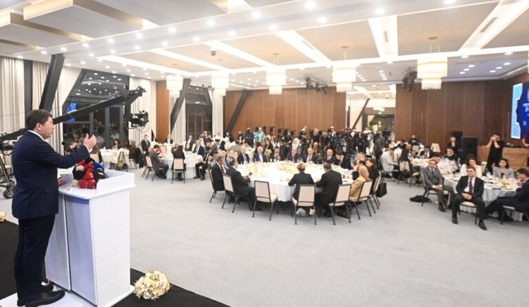 Tunç’tan “Silah bırakırsa PKK’lılara ne olacak?” sorusuna yanıt: “Önce çağrının gereği yapılsın sonra önümüze bakarız”