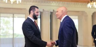 ABD Büyükelçisi Tom Barrack’tan silah bırakma çağrısı: “Savaşan grupların acımasız eylemleri hükümetin otoritesini baltaladı”