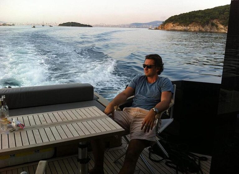 Halit Yukay’ın teknesine yük gemisi mi çarptı? Geminin kaptanı: “Bir sarsıntı hissettim”