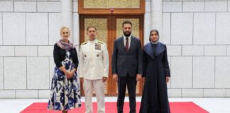 ABD’li komutan ve Barrack, Şara ile görüştü: “Çeşitli Suriyeli silahlı grupların yeni Suriye ordusuna entegre edilmesi müzakerelerini sürdüreceğiz”