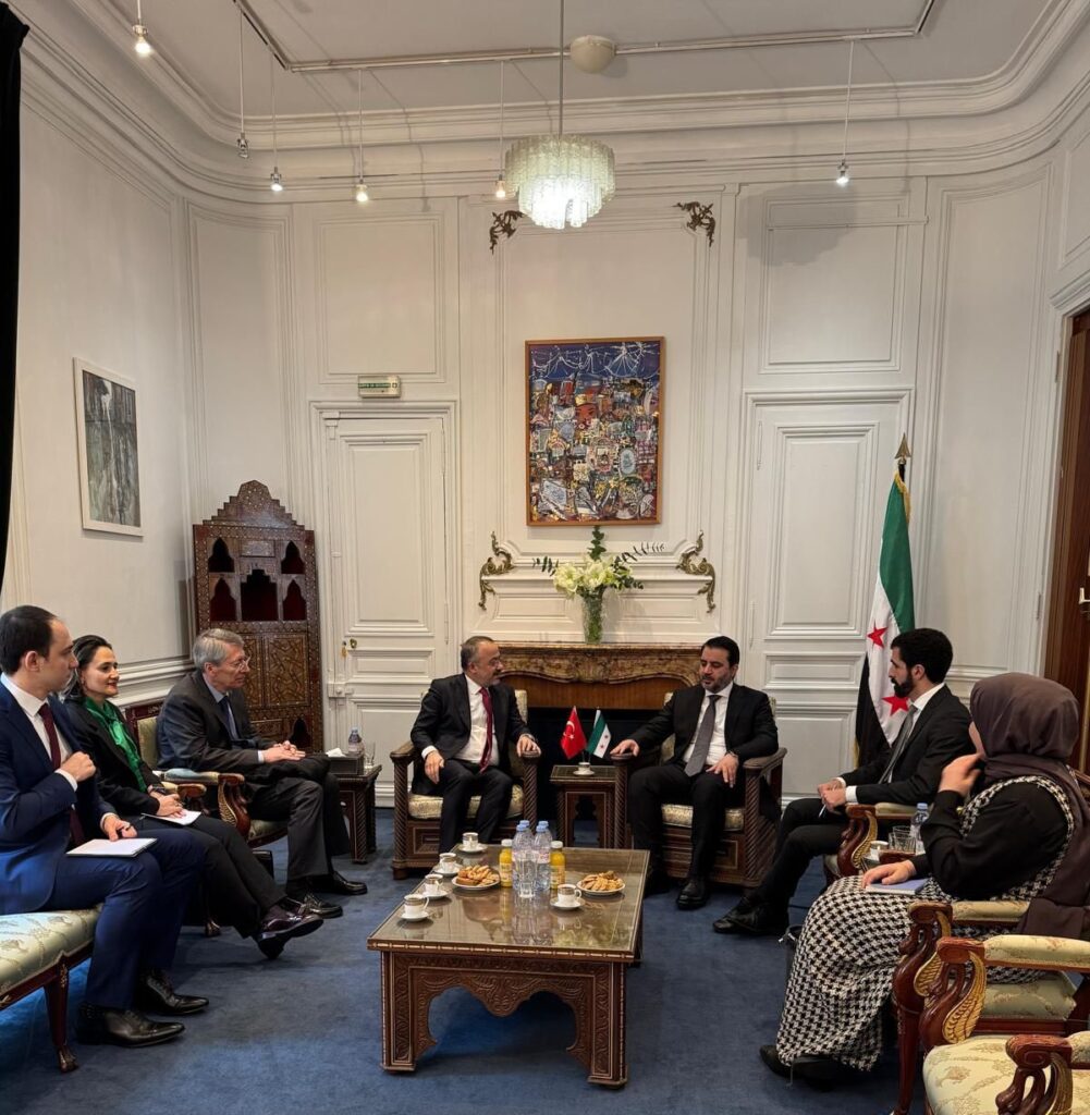 Nuh Yılmaz, Suriye Dışişleri Bakanı Hasan Esad Şeybani ile görüşmede.