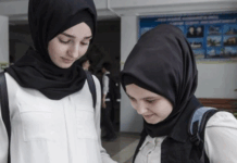 Kosova’da 2014 yılından beri üniversite öncesi eğitimde başörtüsü yasak