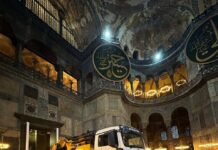 Ayasofya’da vinç tartışması: “43 metrelik çelik sistem için zorunluydu, mermer zemini 7 katmanla koruduk”