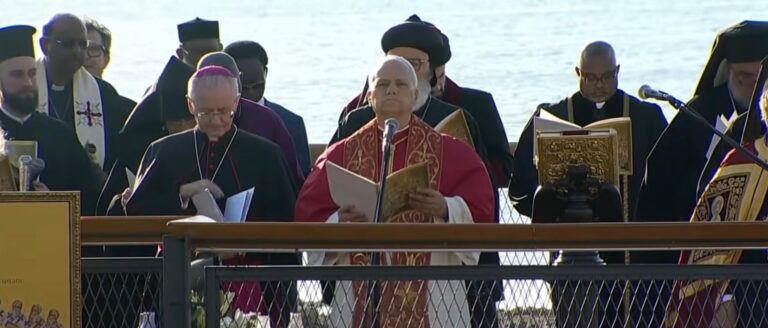 Papa İznik’te: Ayin başladı