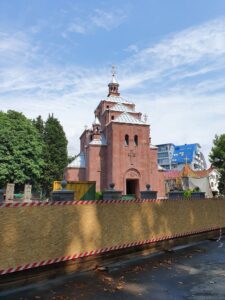 Kilise, dikdörtgen ve akıllı telefon
