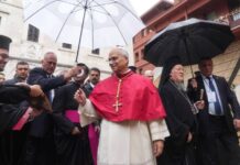 Büyük ülkenin, küçük insanları…