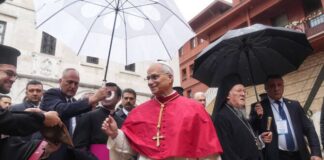 Büyük ülkenin, küçük insanları…