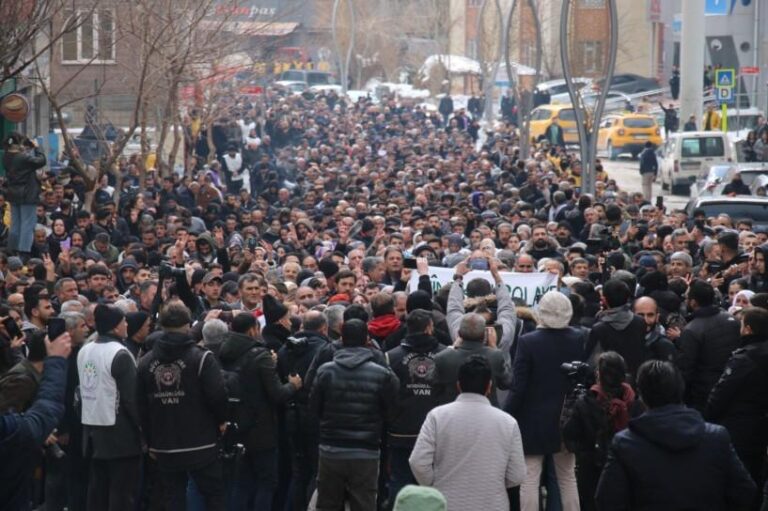 Suriye’de çözüm ve entegrasyon için dünya bastırıyor