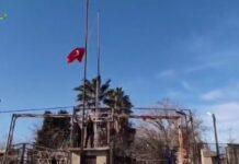 Sınır hattının Suriye tarafında bayrak indirildi. DEM: “Asla kabul edilemez. Kesinlikle tasvip etmiyoruz”