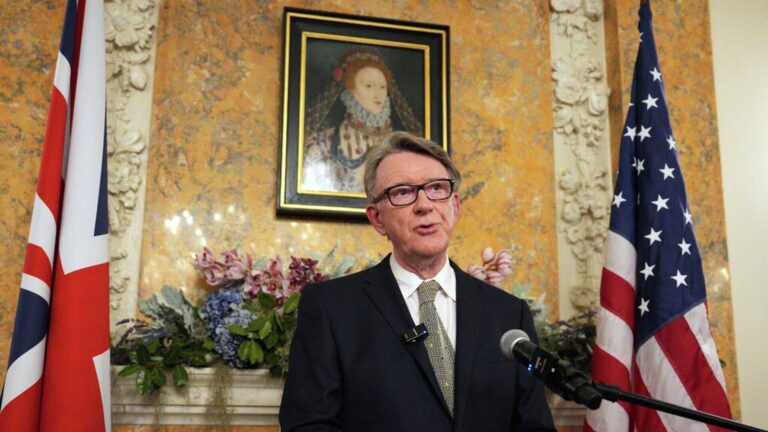 Birleşik Krallık’ın eski Washington Büyükelçisi, Epstein bağlantıları nedeniyle partisinden istifa etti