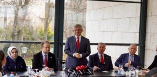 Davutoğlu: “Cumhurbaşkanı’nın zorunlu olmadıkça erken seçime gideceği kanaatinde değilim”