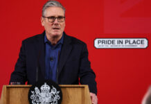 Britanya Başbakanı Starmer, Epstein’le ilişkileri nedeniyle istifa eden Mandelson için mağdurlardan özür diledi: “Çok üzgünüm”