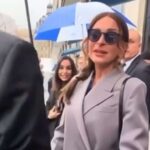 Azerbaycanlı muhalif gazetecinin sorusuna First Lady’nin cevabı: “kadın kıyafetleriyle saklanan kişi siz miydiniz?”