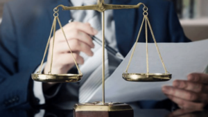 Hukuk kimsenin şantiye alanı değildir