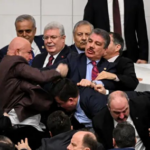 Genel Kurul’da protesto, Meclis Başkanvekili’nin odasında tokalaşma