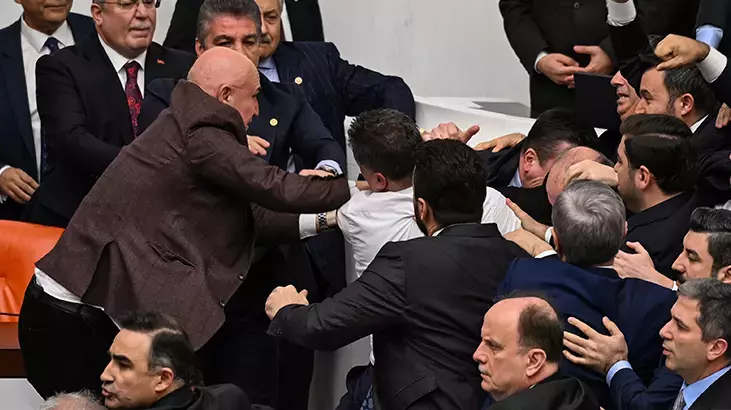 An an Meclis'teki yumruklu kavga