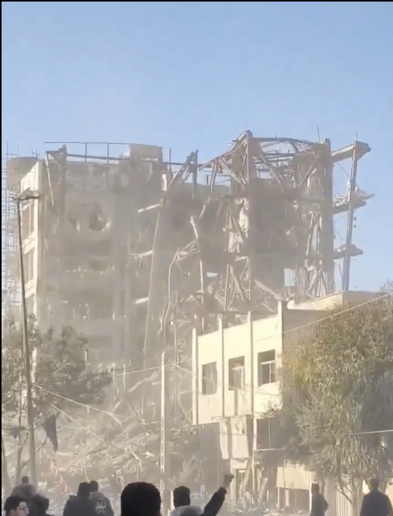 Hamaney’in halefini seçecek Uzmanlar Meclisi binası vuruldu