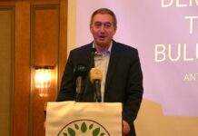 “Suriye’yi bir kenara bırakın. Orası kendi çözümünü arıyor. Artık gözleri Ankara’ya çevirelim”